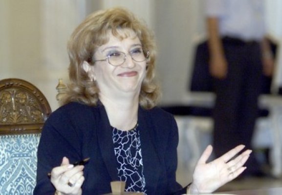Foşti procurori, fost şef SIPI şi o judecătoare, trimişi în judecată